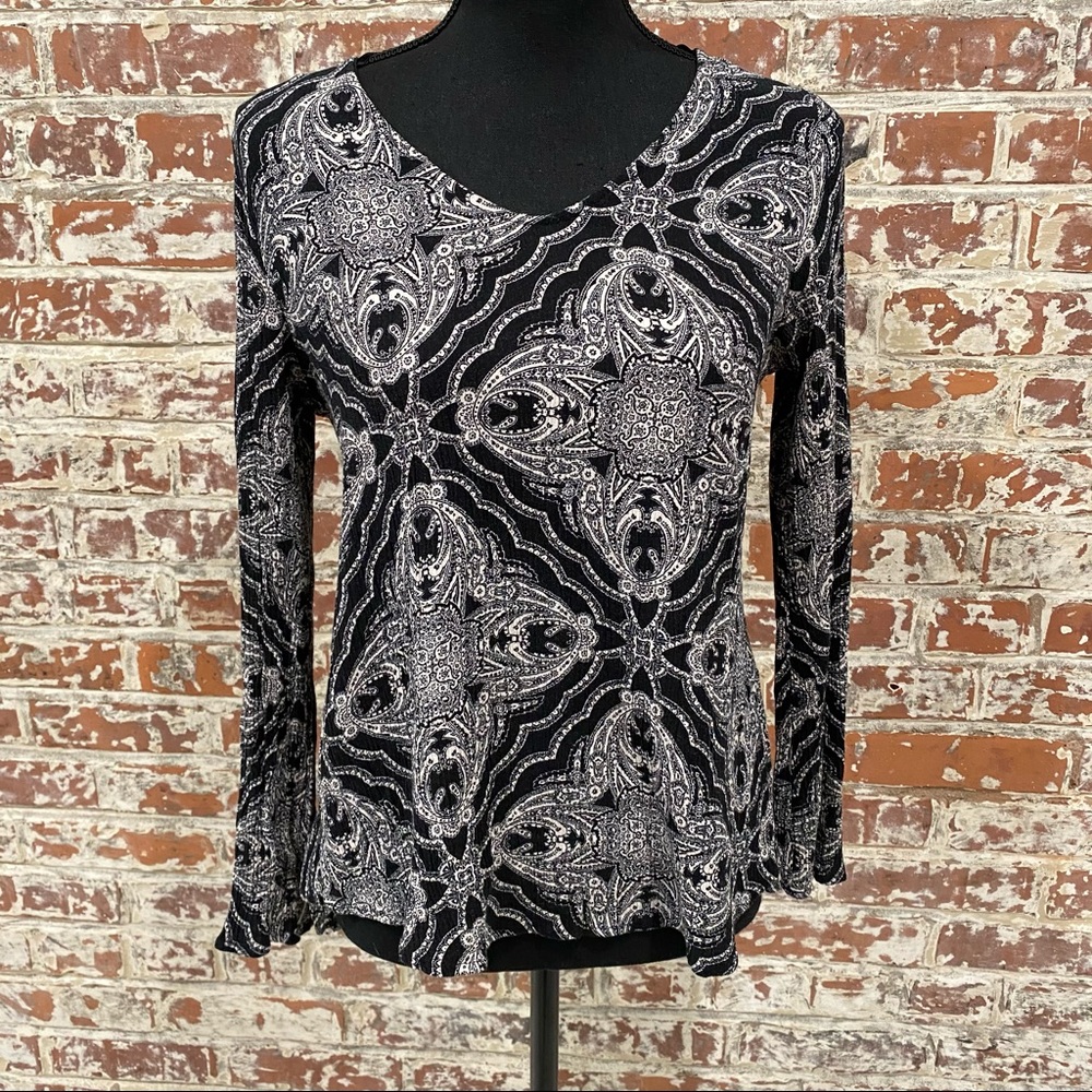 SAGE| Black and cream paisley long sleeve shirt with cream-colored lace back